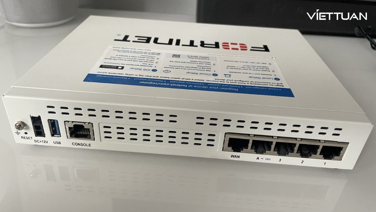 Mặt sau firewall Fortinet FortiGate 40F